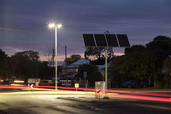 Solar road lighting
